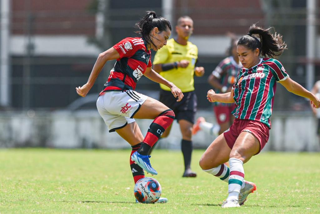 FLAMENGO É SUPERADO PELO FLUMINENSE POR 1 A 0, MAS GARANTE VAGA NA FINAL DO CARIOCA FEMININO